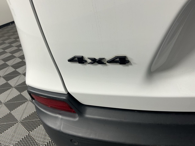 used 2020 Jeep Cherokee car, priced at $19,139