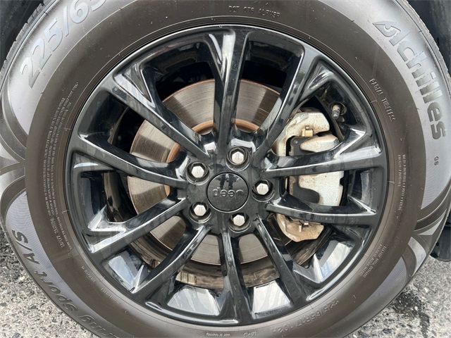 used 2023 Jeep Cherokee car, priced at $20,911