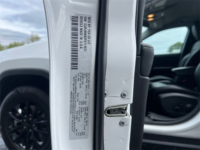 used 2023 Jeep Cherokee car, priced at $20,911