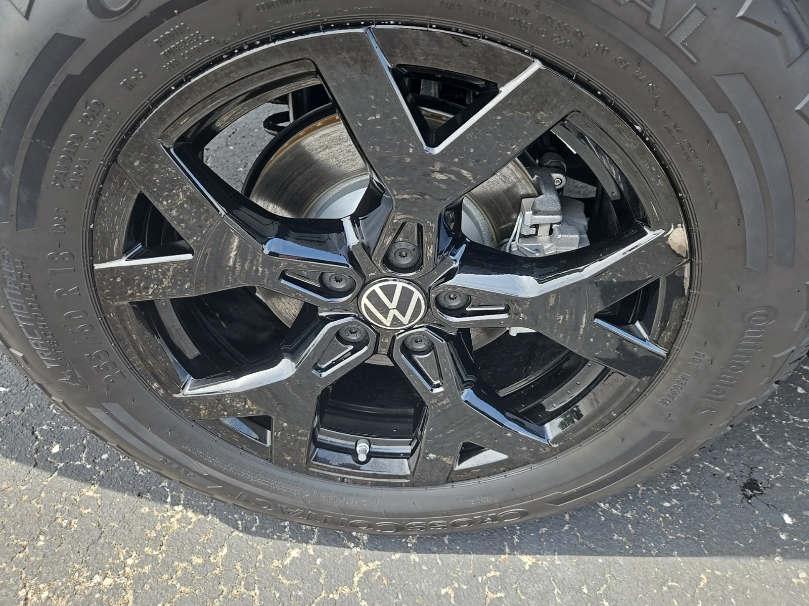 new 2025 Volkswagen Atlas car, priced at $41,854