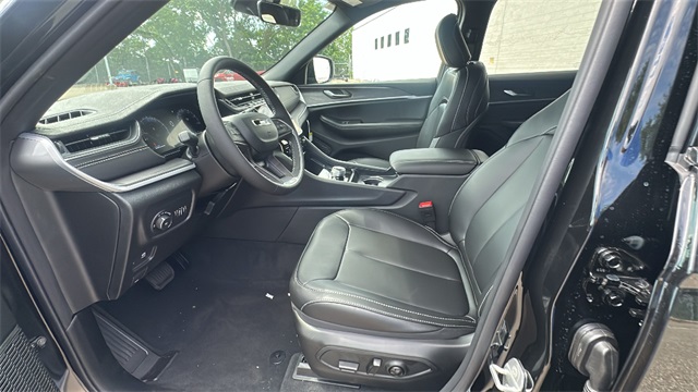 new 2025 Jeep Grand Cherokee car, priced at $47,453