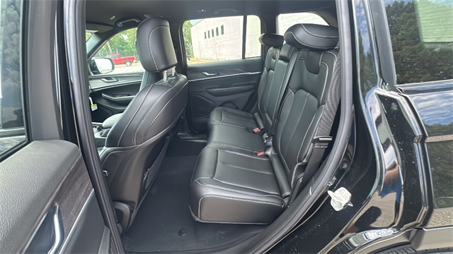 new 2025 Jeep Grand Cherokee car, priced at $47,453