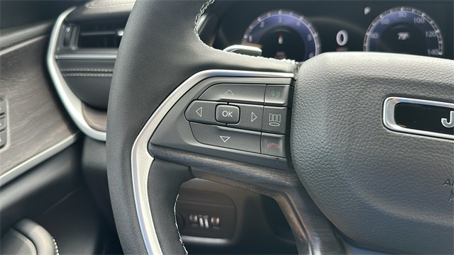 new 2025 Jeep Grand Cherokee car, priced at $47,453