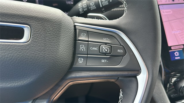 new 2025 Jeep Grand Cherokee car, priced at $47,453