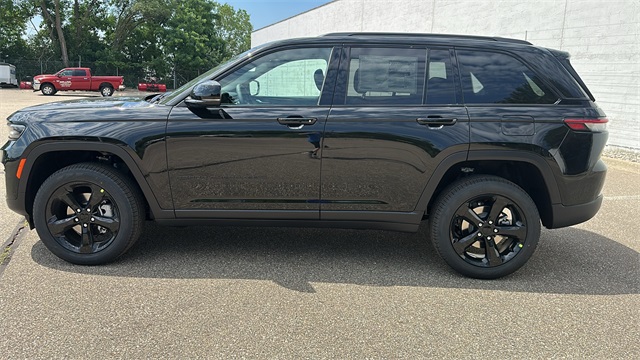 new 2025 Jeep Grand Cherokee car, priced at $47,453