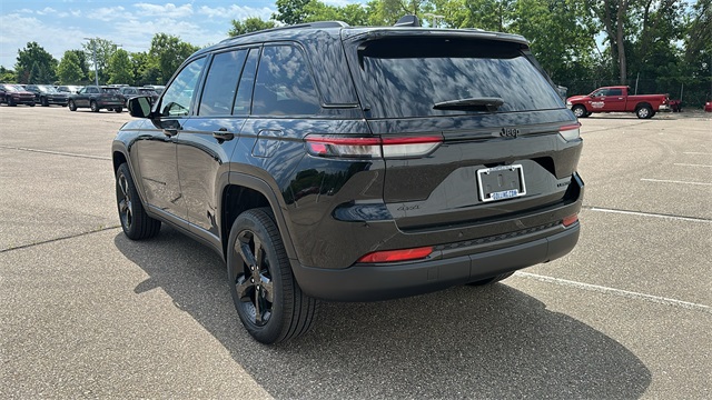 new 2025 Jeep Grand Cherokee car, priced at $47,453