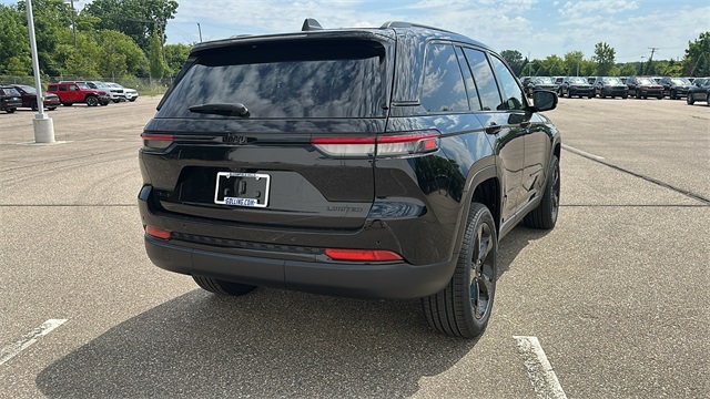 new 2025 Jeep Grand Cherokee car, priced at $47,453