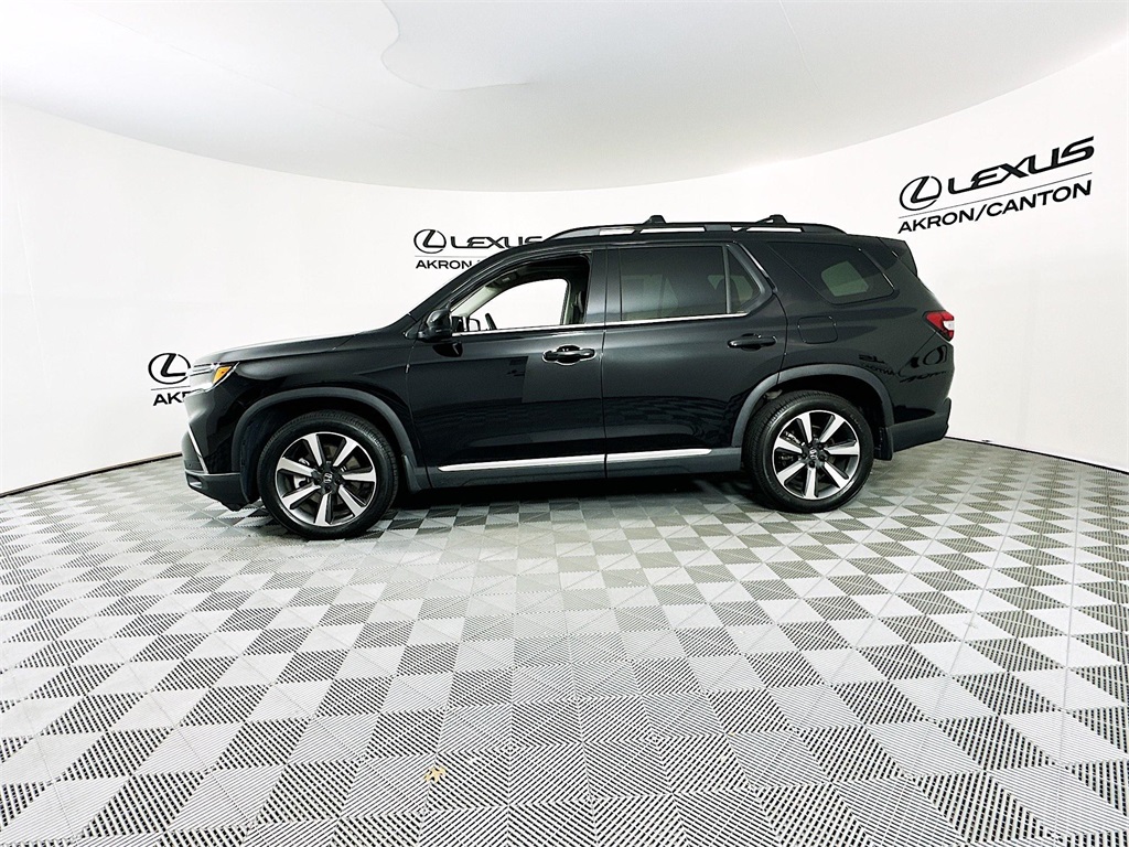 used 2023 Honda Pilot car, priced at $40,490