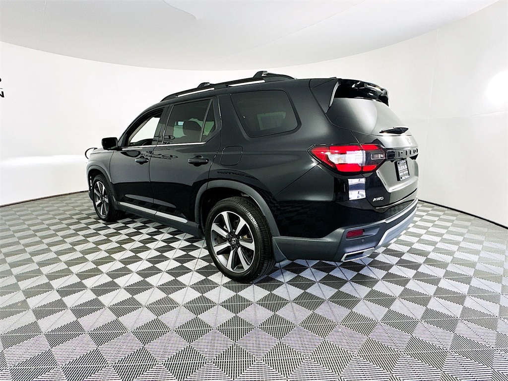 used 2023 Honda Pilot car, priced at $40,490