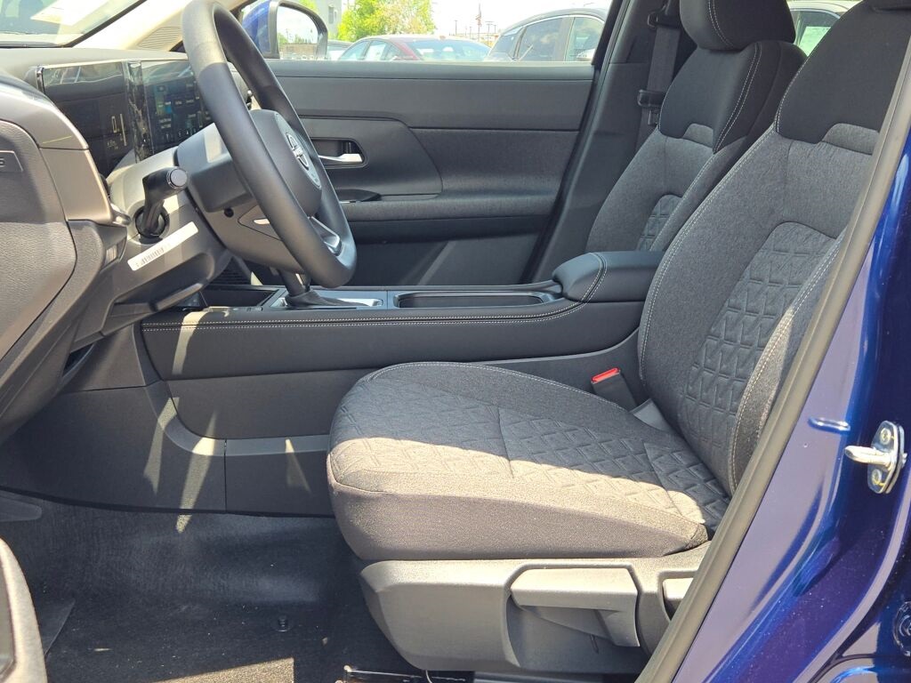 new 2025 Nissan Kicks car, priced at $27,180