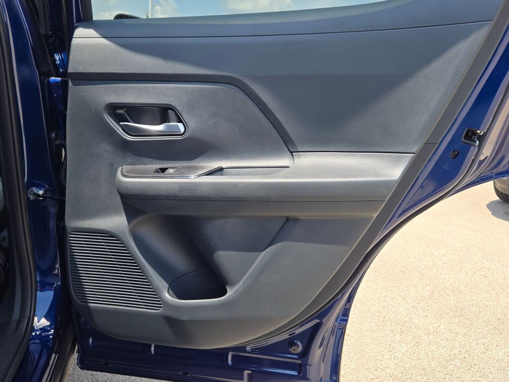 new 2025 Nissan Kicks car, priced at $27,180