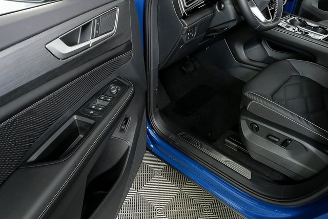 new 2026 Volkswagen Atlas Cross Sport car, priced at $47,241