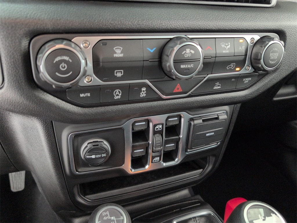 new 2025 Jeep Wrangler car, priced at $44,070