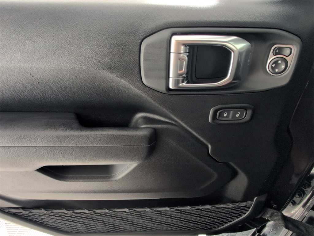 new 2025 Jeep Wrangler car, priced at $44,070
