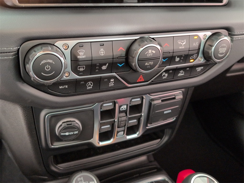 new 2025 Jeep Wrangler car, priced at $47,120