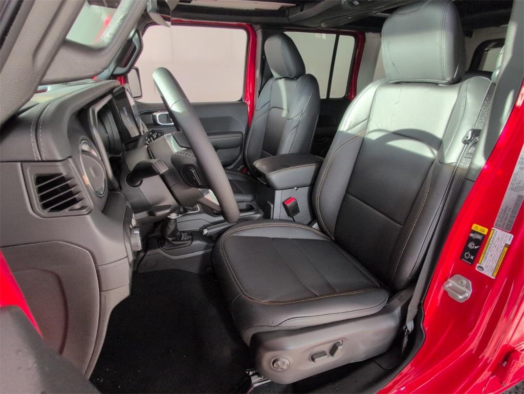 new 2025 Jeep Wrangler car, priced at $47,120