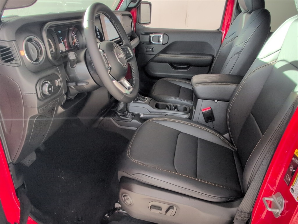 new 2025 Jeep Wrangler car, priced at $47,120