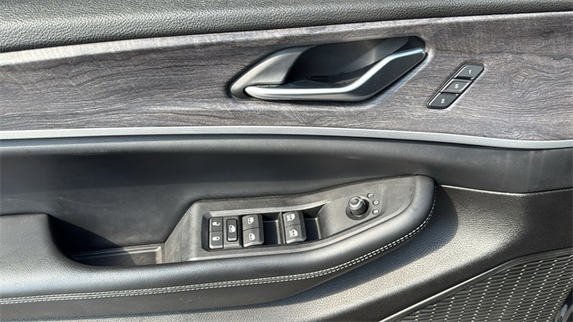 used 2023 Jeep Grand Cherokee L car, priced at $31,999
