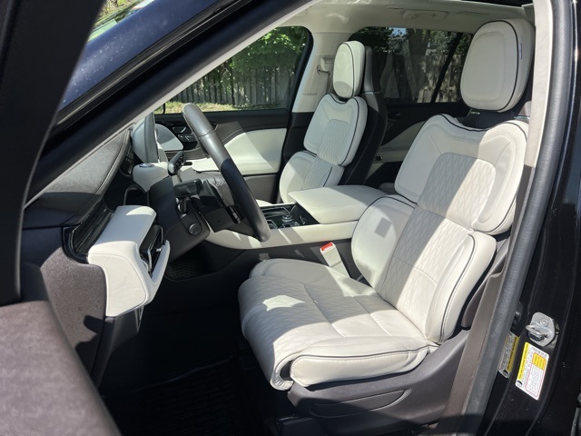 used 2023 Lincoln Aviator car, priced at $58,500