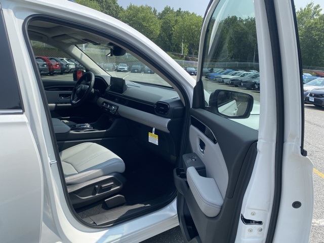 new 2025 Honda Pilot car, priced at $51,505