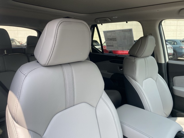new 2025 Honda Pilot car, priced at $51,505