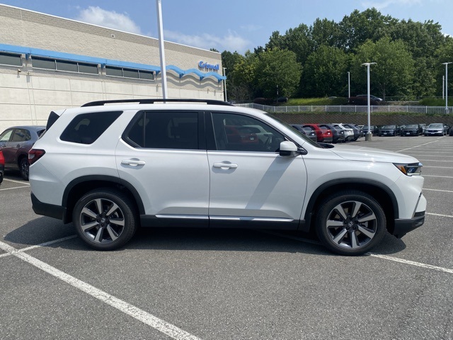 new 2025 Honda Pilot car, priced at $51,505