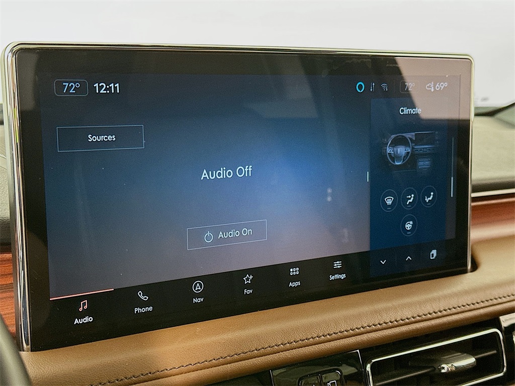 used 2022 Lincoln Nautilus car, priced at $27,490