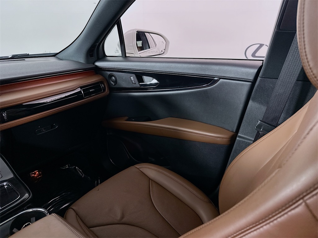 used 2022 Lincoln Nautilus car, priced at $27,490