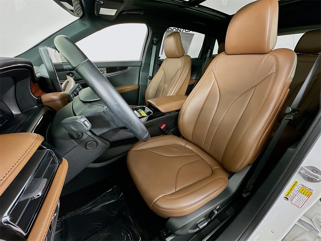 used 2022 Lincoln Nautilus car, priced at $27,490
