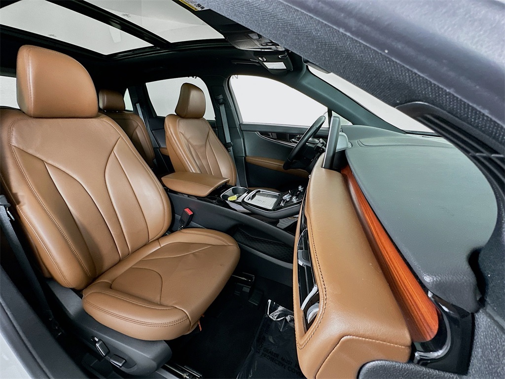 used 2022 Lincoln Nautilus car, priced at $27,490