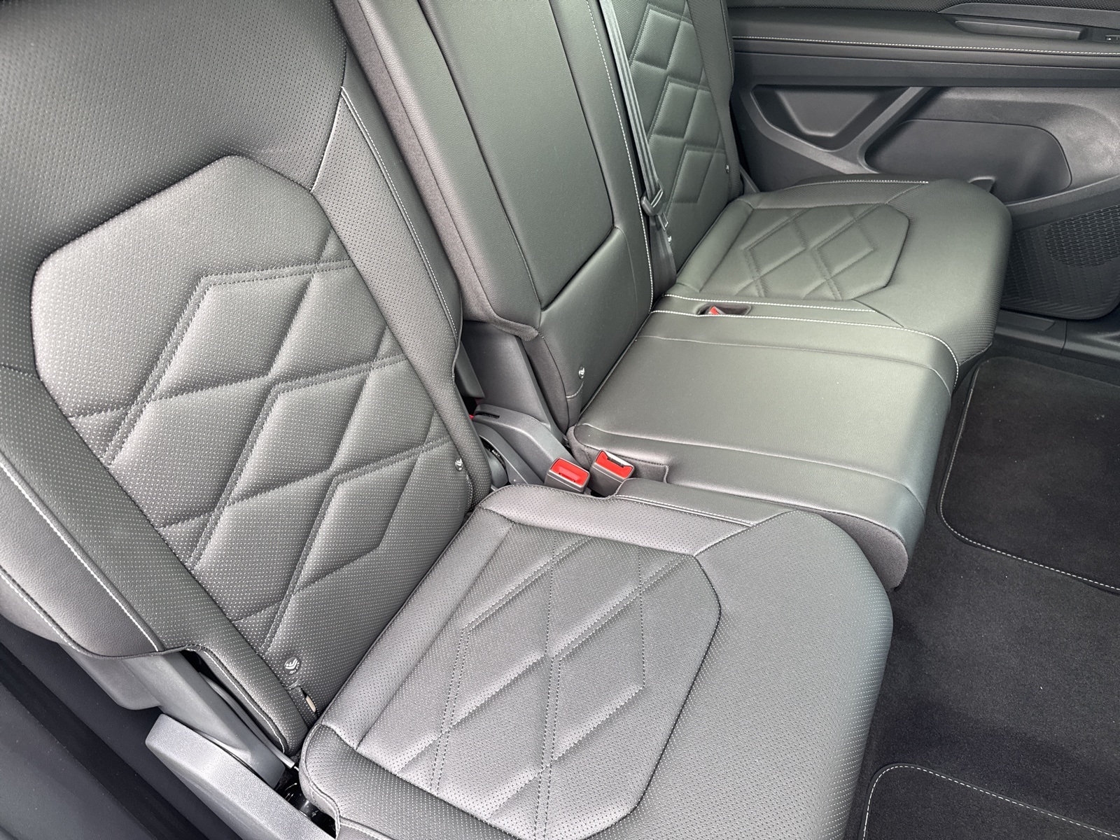 new 2025 Volkswagen Atlas car, priced at $40,884
