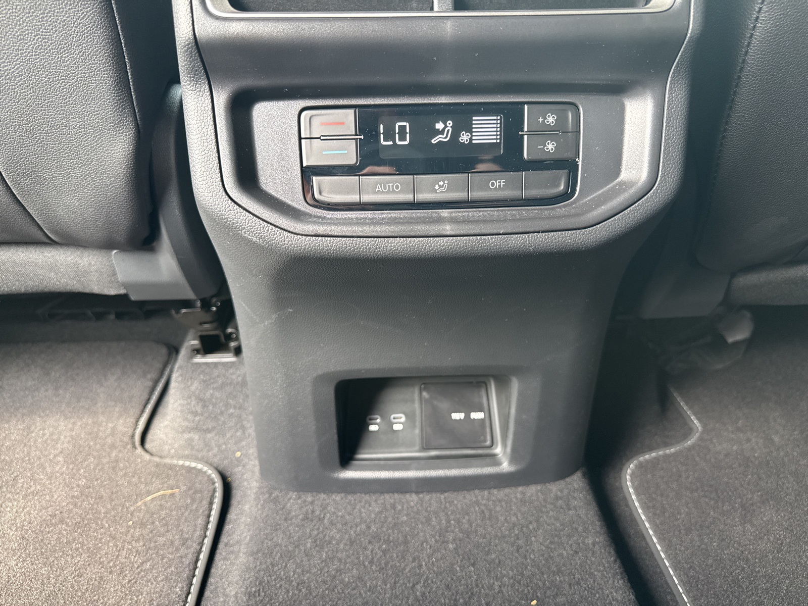 new 2025 Volkswagen Atlas car, priced at $40,884