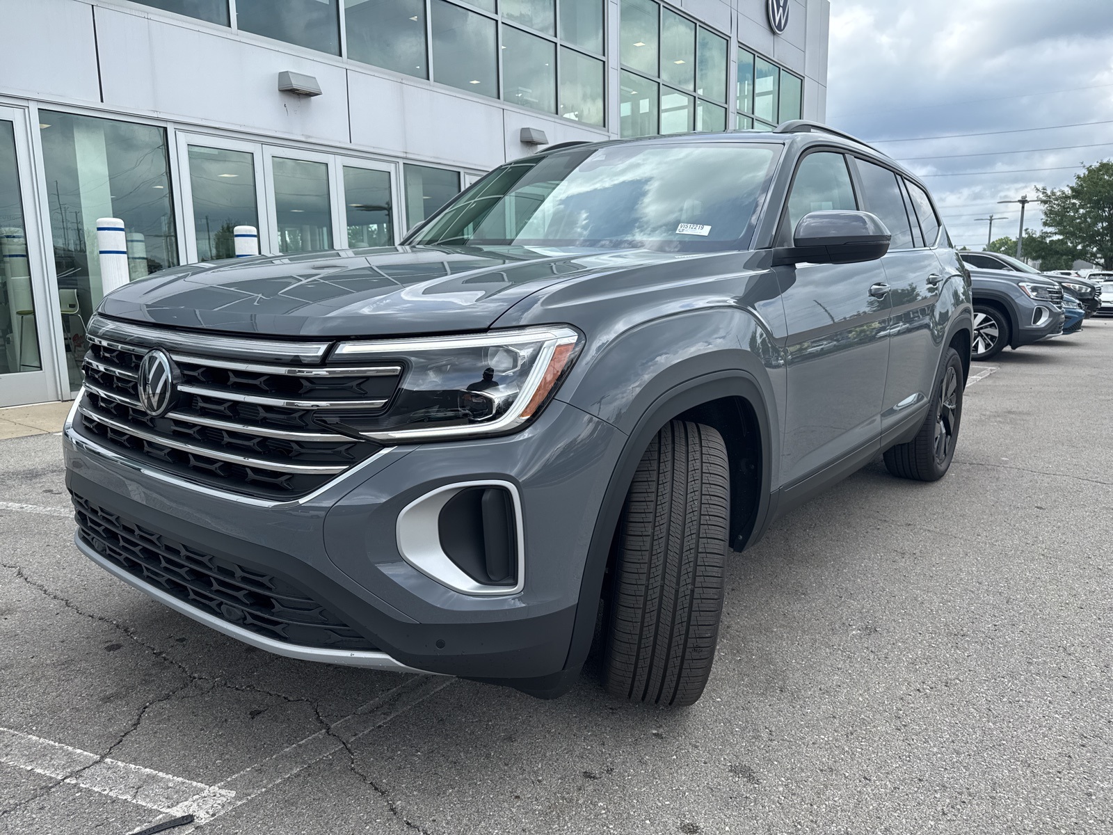 new 2025 Volkswagen Atlas car, priced at $40,884