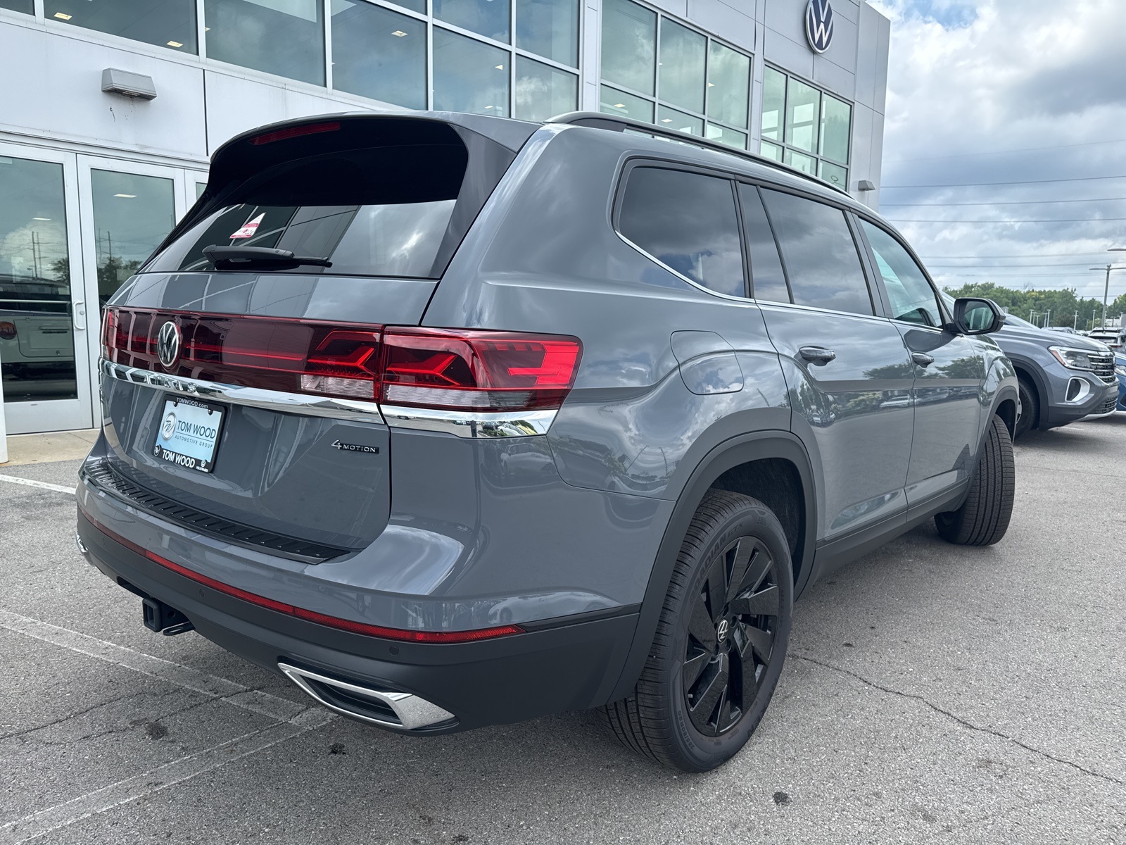 new 2025 Volkswagen Atlas car, priced at $40,884