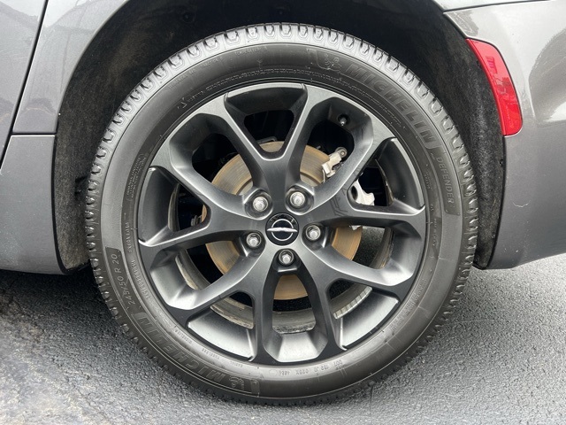 used 2022 Chrysler Pacifica car, priced at $31,000