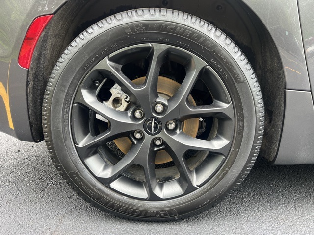 used 2022 Chrysler Pacifica car, priced at $31,000