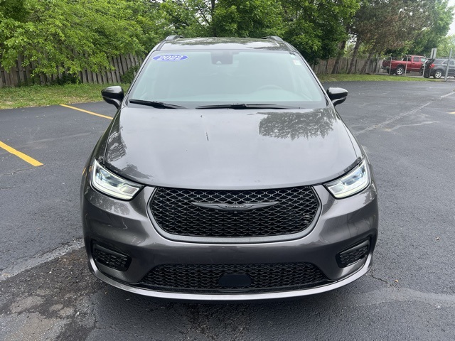 used 2022 Chrysler Pacifica car, priced at $31,000