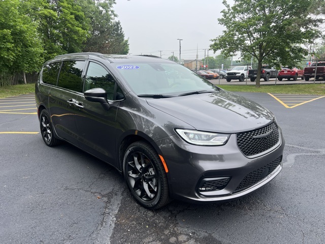 used 2022 Chrysler Pacifica car, priced at $31,000