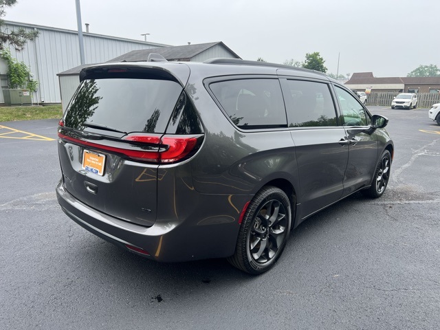 used 2022 Chrysler Pacifica car, priced at $31,000