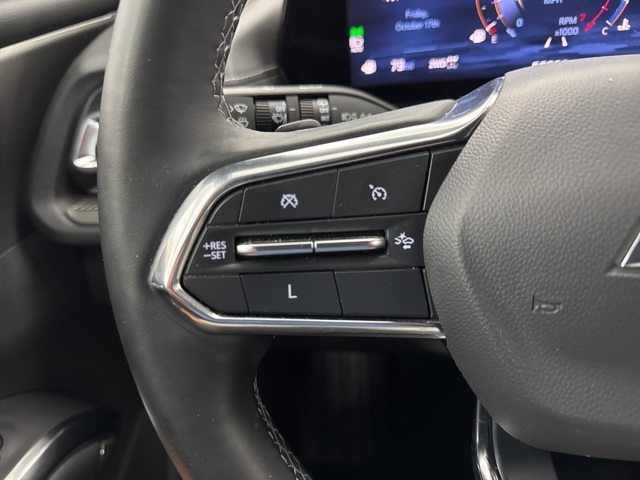 used 2024 Chevrolet Traverse car, priced at $35,988