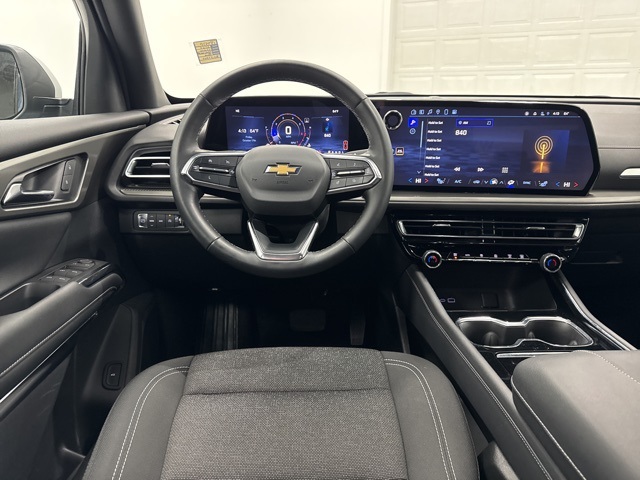 used 2024 Chevrolet Traverse car, priced at $35,988