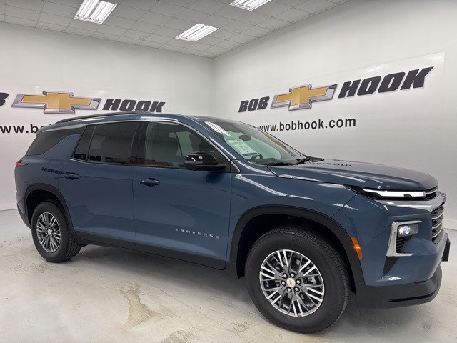 used 2024 Chevrolet Traverse car, priced at $35,988