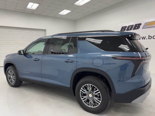 used 2024 Chevrolet Traverse car, priced at $35,988