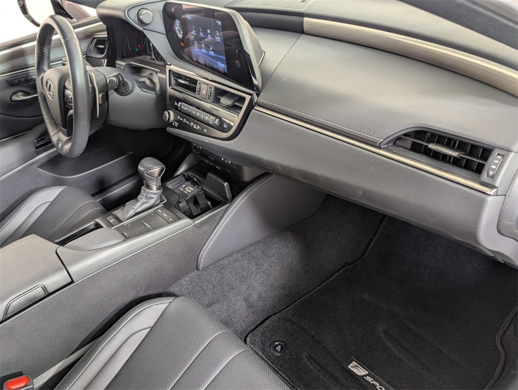 used 2022 Lexus ES car, priced at $39,000