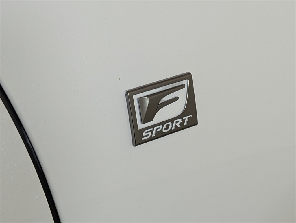 used 2022 Lexus ES car, priced at $39,000