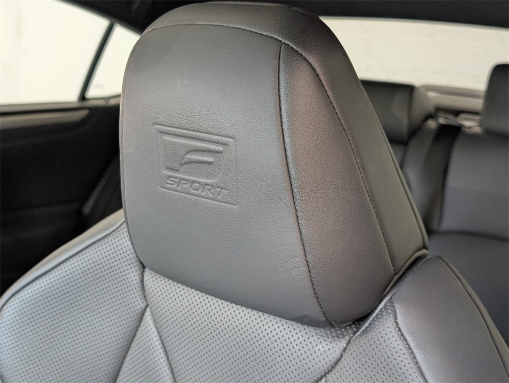 used 2022 Lexus ES car, priced at $39,000