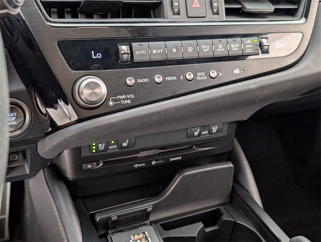 used 2022 Lexus ES car, priced at $39,000