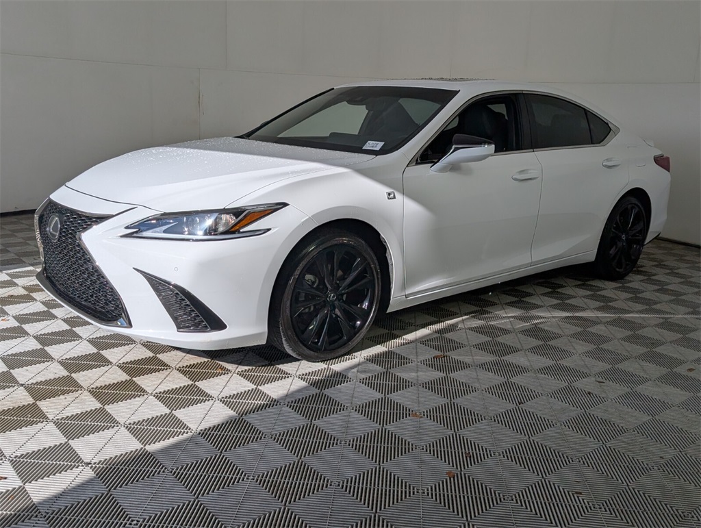 used 2022 Lexus ES car, priced at $39,000
