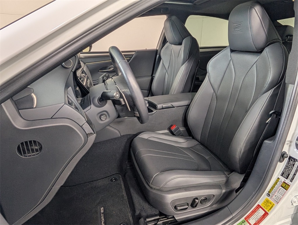 used 2022 Lexus ES car, priced at $39,000