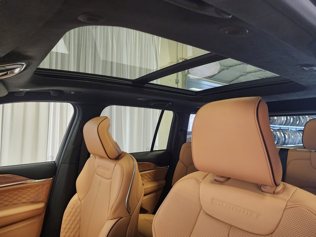 new 2025 Jeep Grand Cherokee car, priced at $68,100